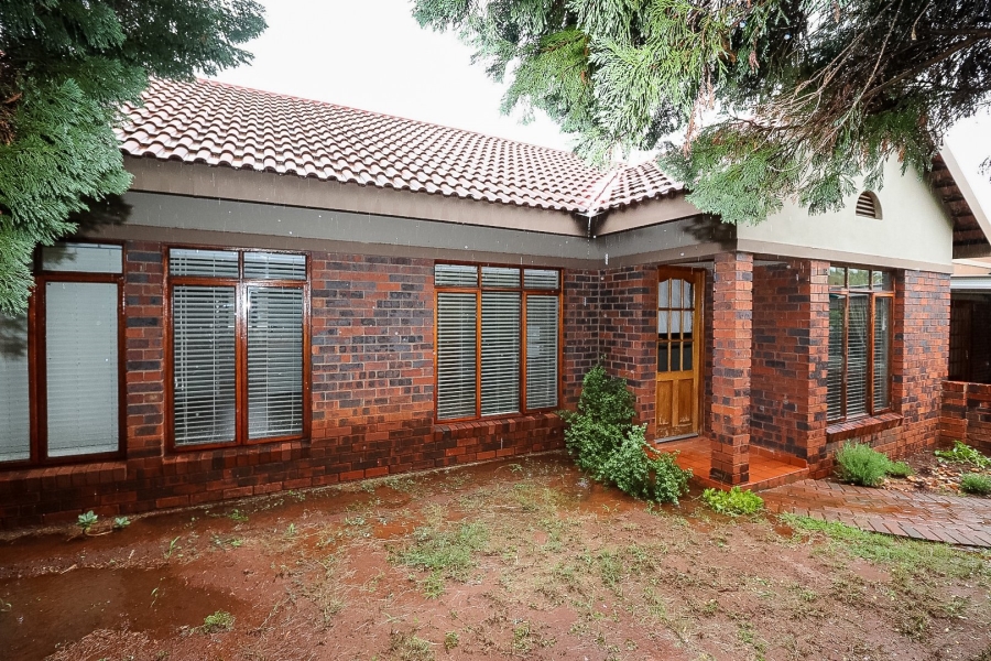 2 Bedroom Property for Sale in Flamwood North West